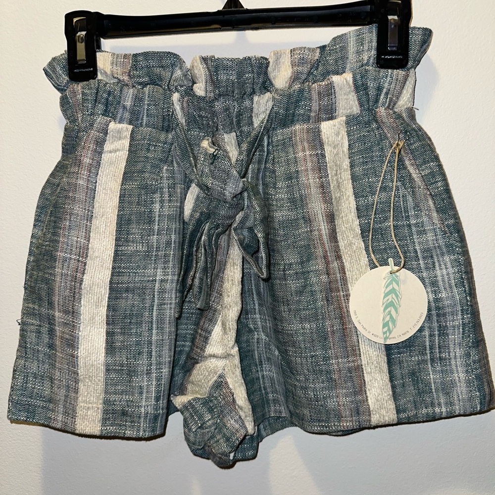 Hummingbird Woven shorts